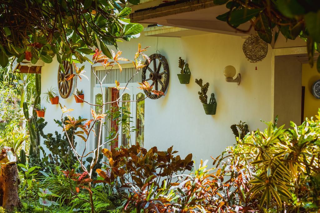 Shammie Guest House Hikkaduwa Exterior photo