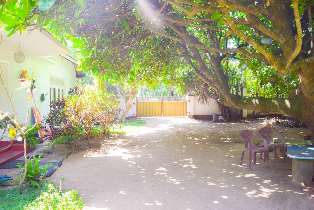 Shammie Guest House Hikkaduwa Exterior photo